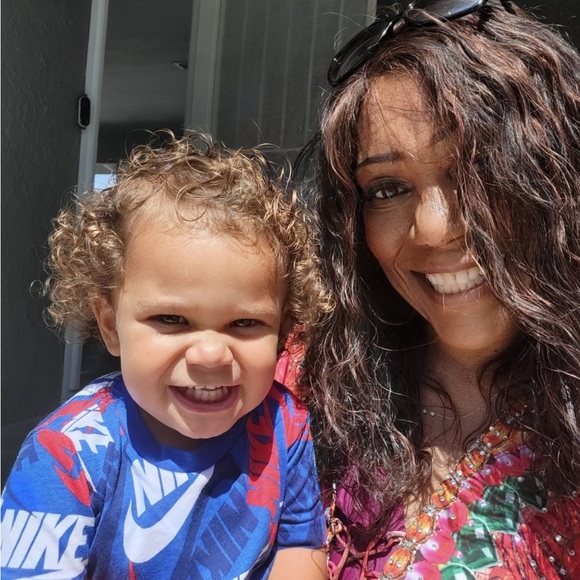 Meet your Posher, Edith - Picture 2 of 9